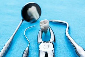 В City Dental ми розуміємо, що хірургічні процедури можуть бути напруженими для пацієнтів, тому ми прагнемо забезпечити максимальний комфорт та безпеку під час кожного втручання. Наші кваліфіковані хірурги володіють досвідом та навичками для досягнення оптимальних результатів у відновленні здоров'я та естетики вашого зубного ряду. Ви можете довірити своє здоров'я нашим фахівцям та бути впевненими в тому, що ваша усмішка буде в надійних руках. Відкрийте для себе майстерність хірургічної стоматології в City Dental та крокуйте до здорових та привабливих усмішок знову!